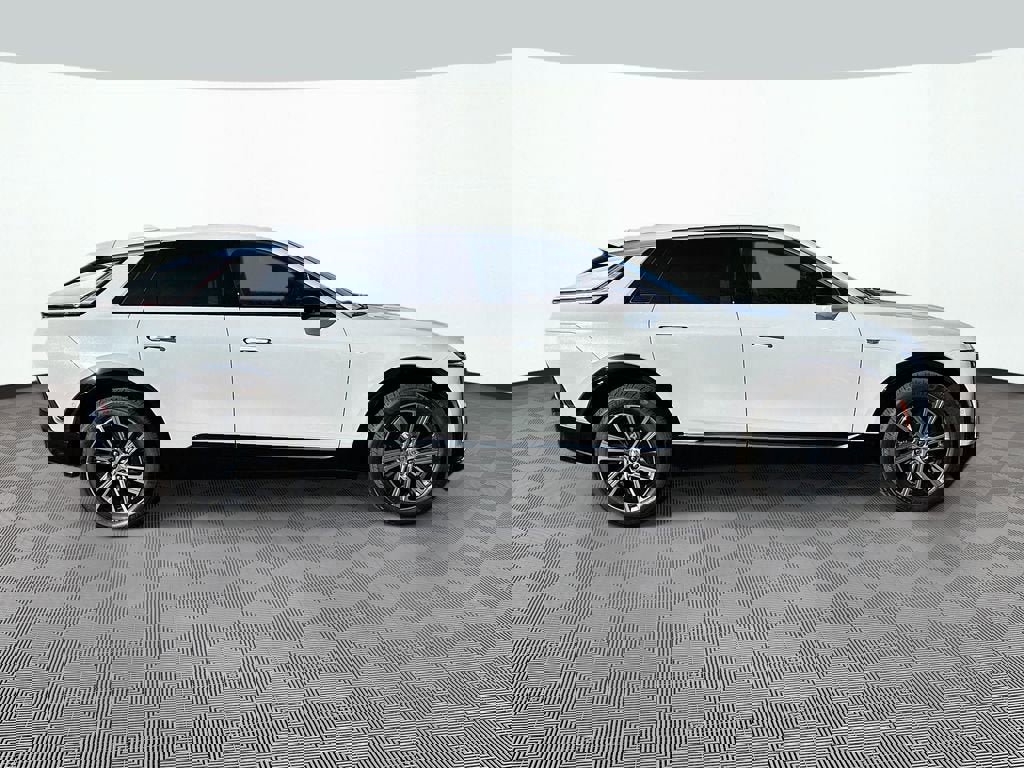 New 2026 Cadillac Lyriq Luxury image 4