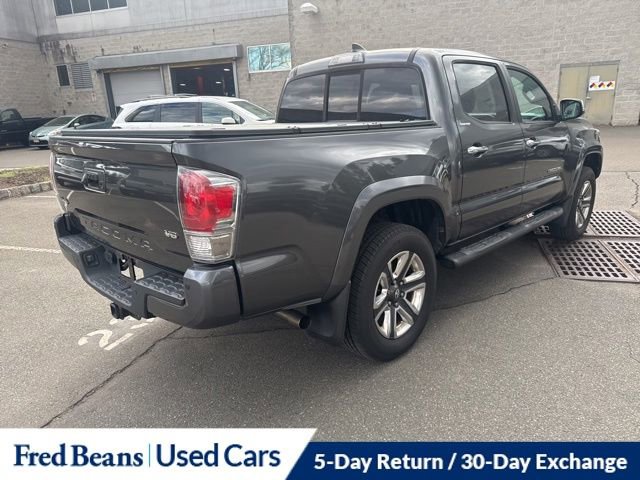 Used 2016 Toyota Tacoma Limited w/ Towing Package image 7