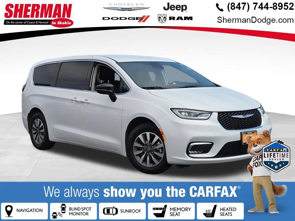 Used 2024 Chrysler Pacifica Limited FWD image 1