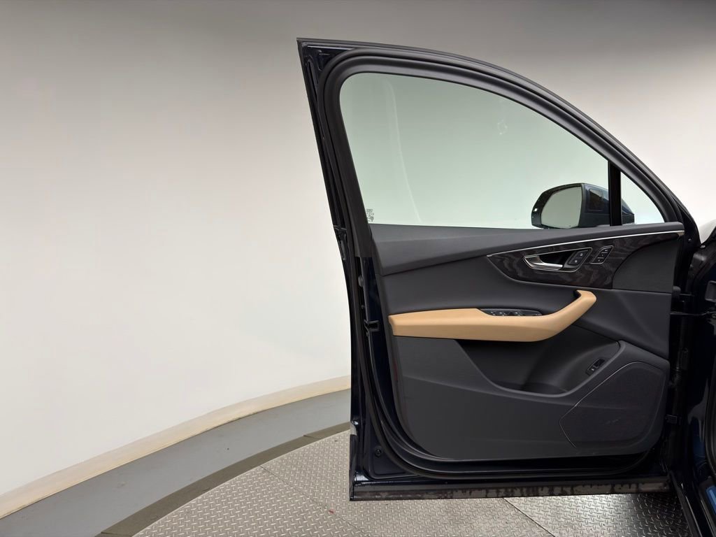 Used 2025 Audi Q7 2.0T Premium image 9