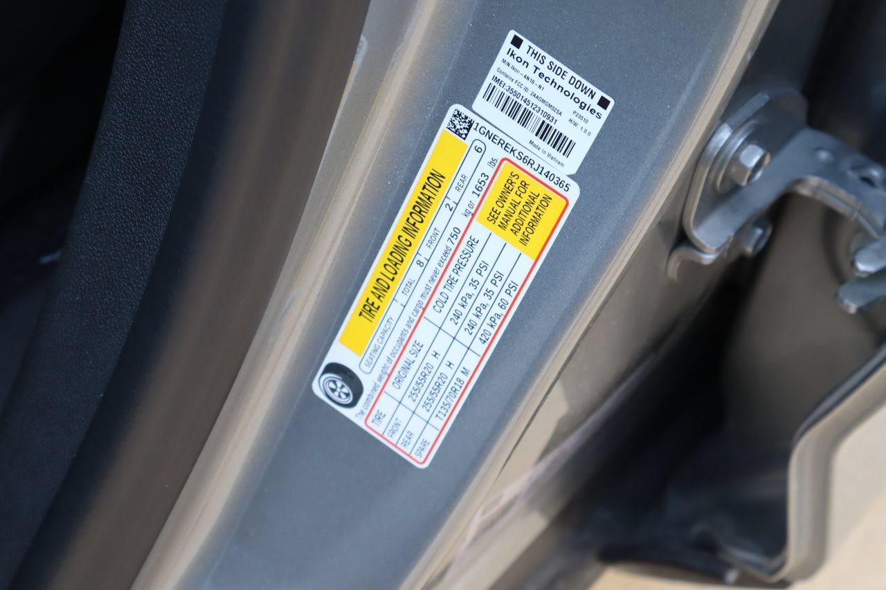 Used 2024 Chevrolet Traverse LS w/ Midnight/Sport Edition FWD image 32