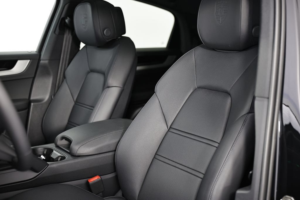 New 2026 Porsche Cayenne Coupe AWD/4WD image 21