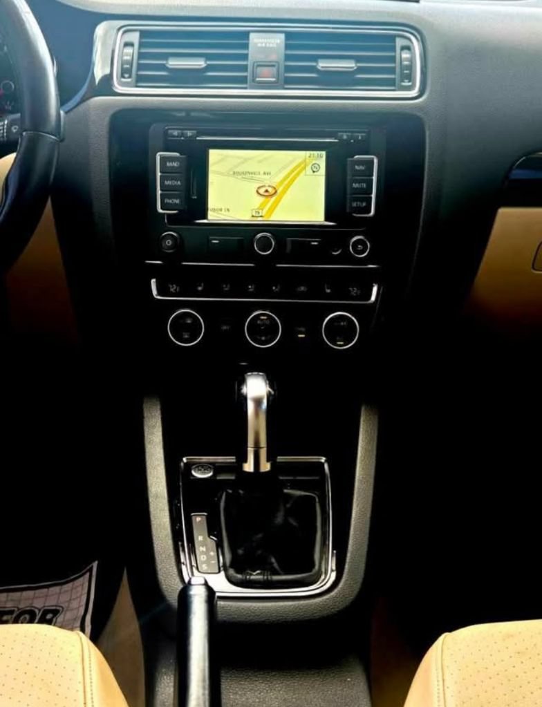 Used 2015 Volkswagen Jetta TDI SEL FWD image 7