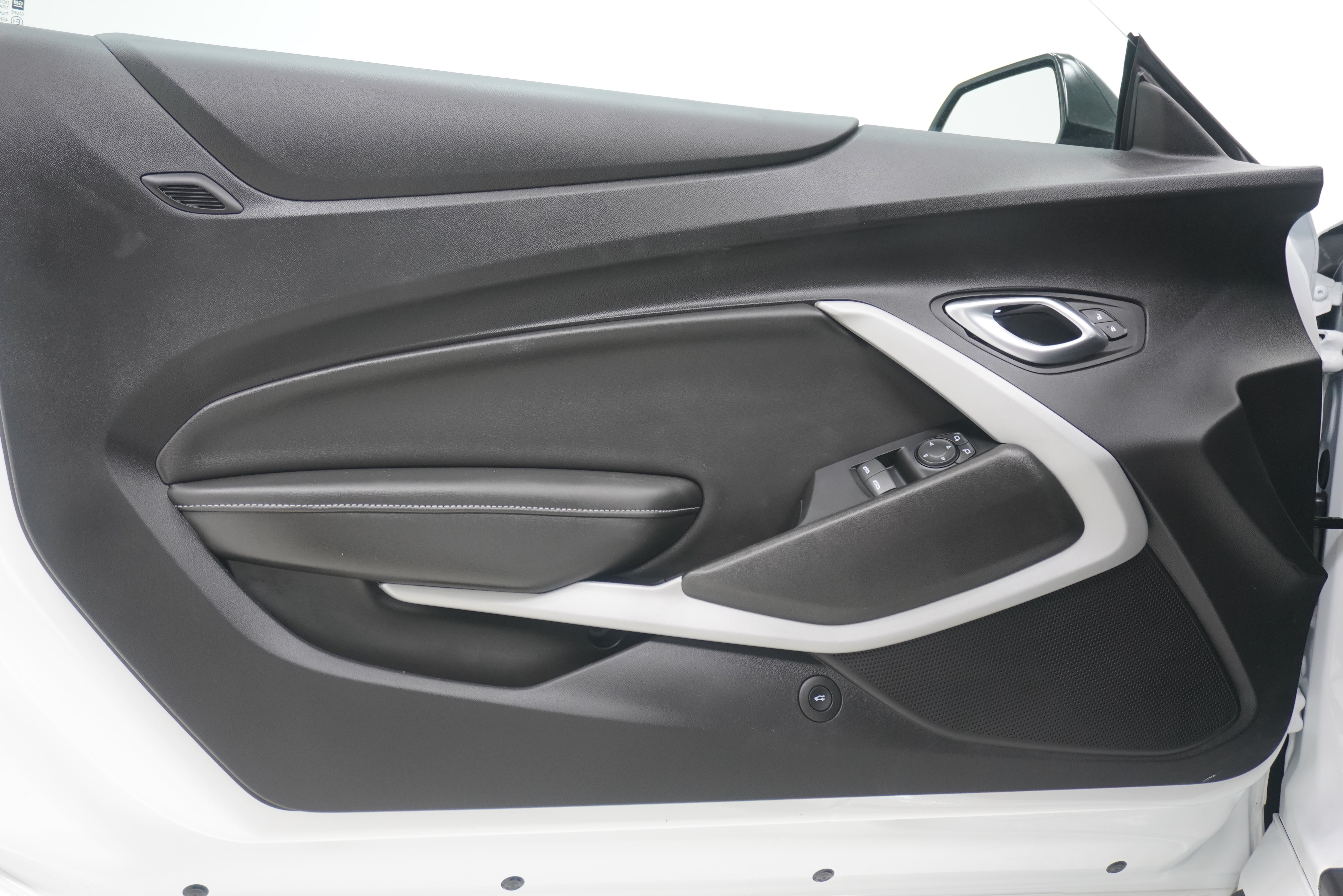 Used 2022 Chevrolet Camaro SS RWD image 15