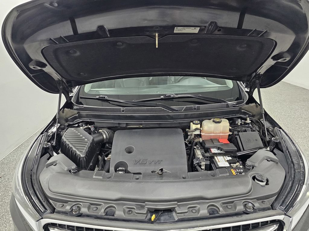 Used 2019 Buick Enclave Essence w/ LPO, Touring Package FWD image 11