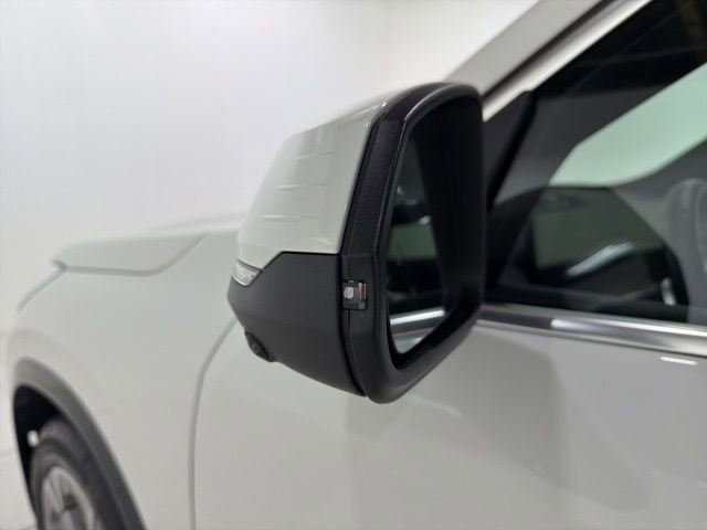 Used 2025 BMW X1 xDrive28i w/ Premium Package image 9