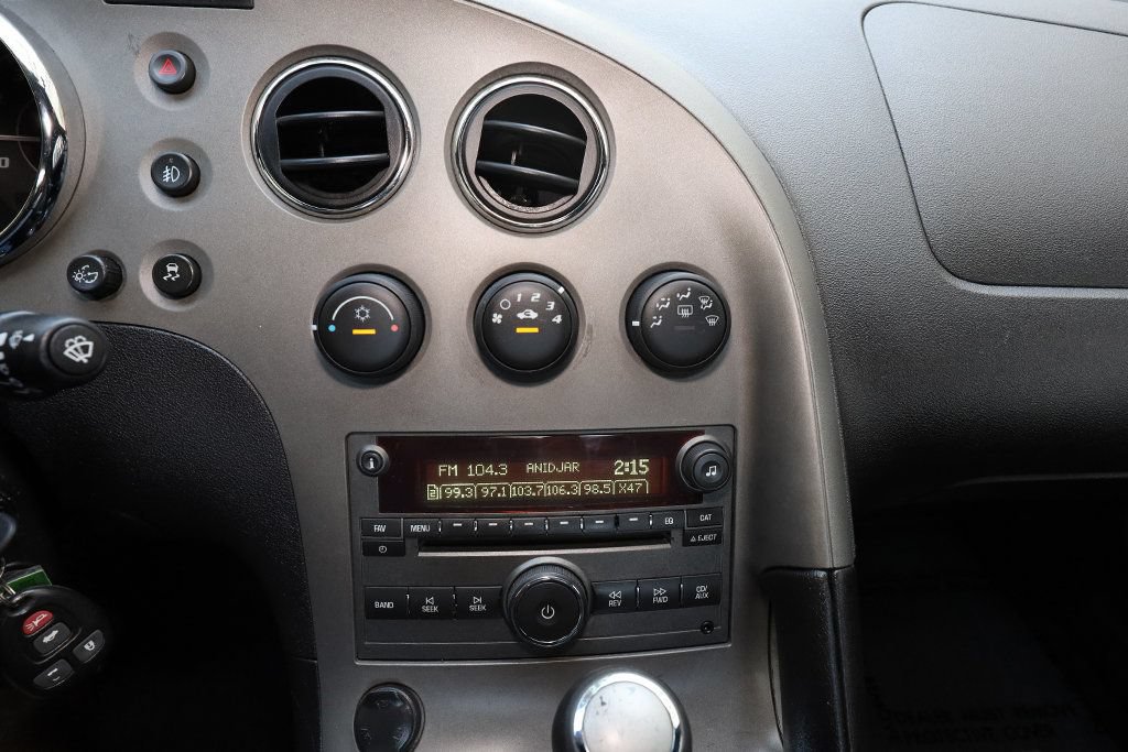 Used 2007 Pontiac Solstice GXP w/ Premium Package RWD image 35