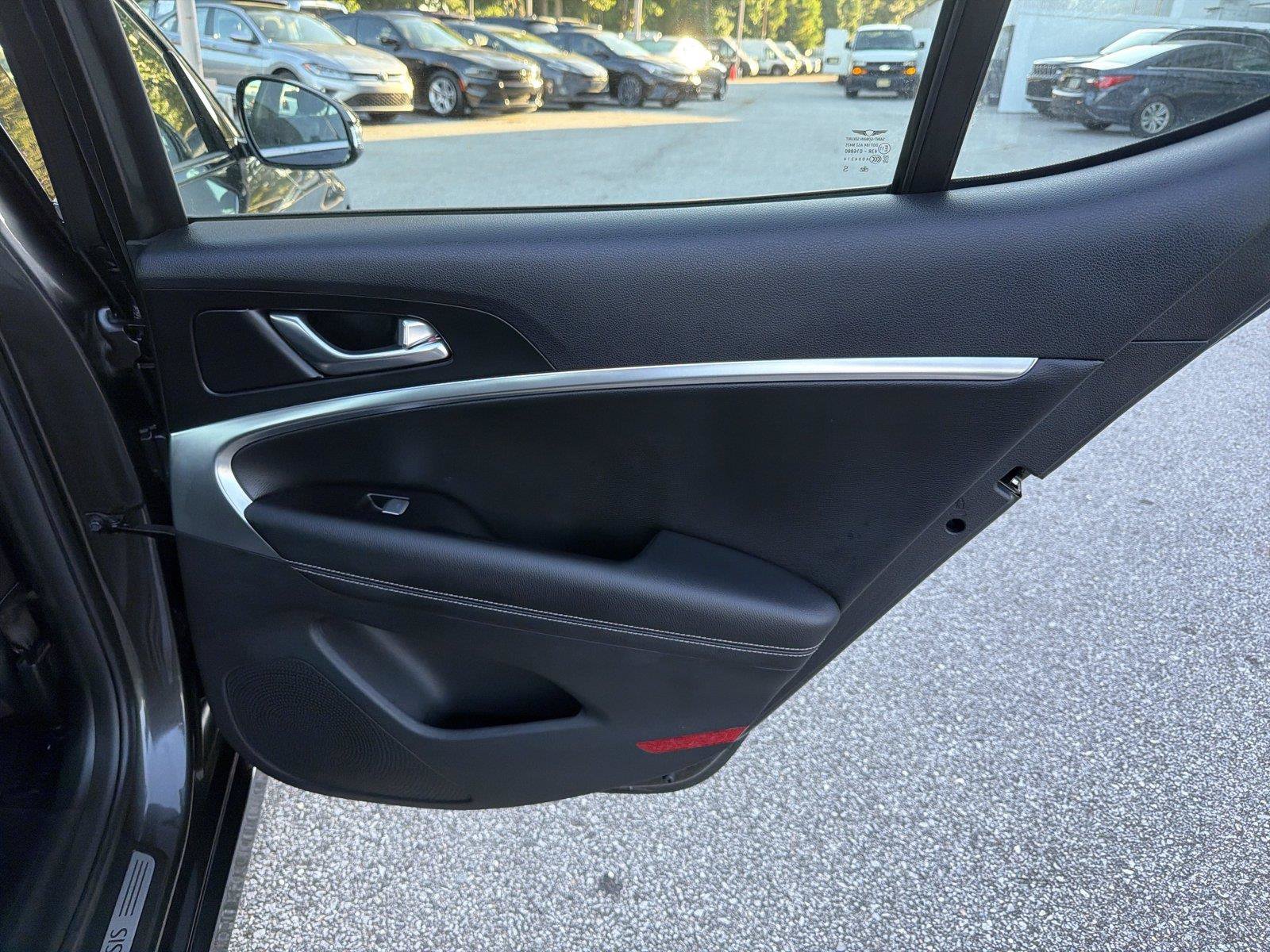 Used 2025 Genesis G70 2.5T RWD image 15