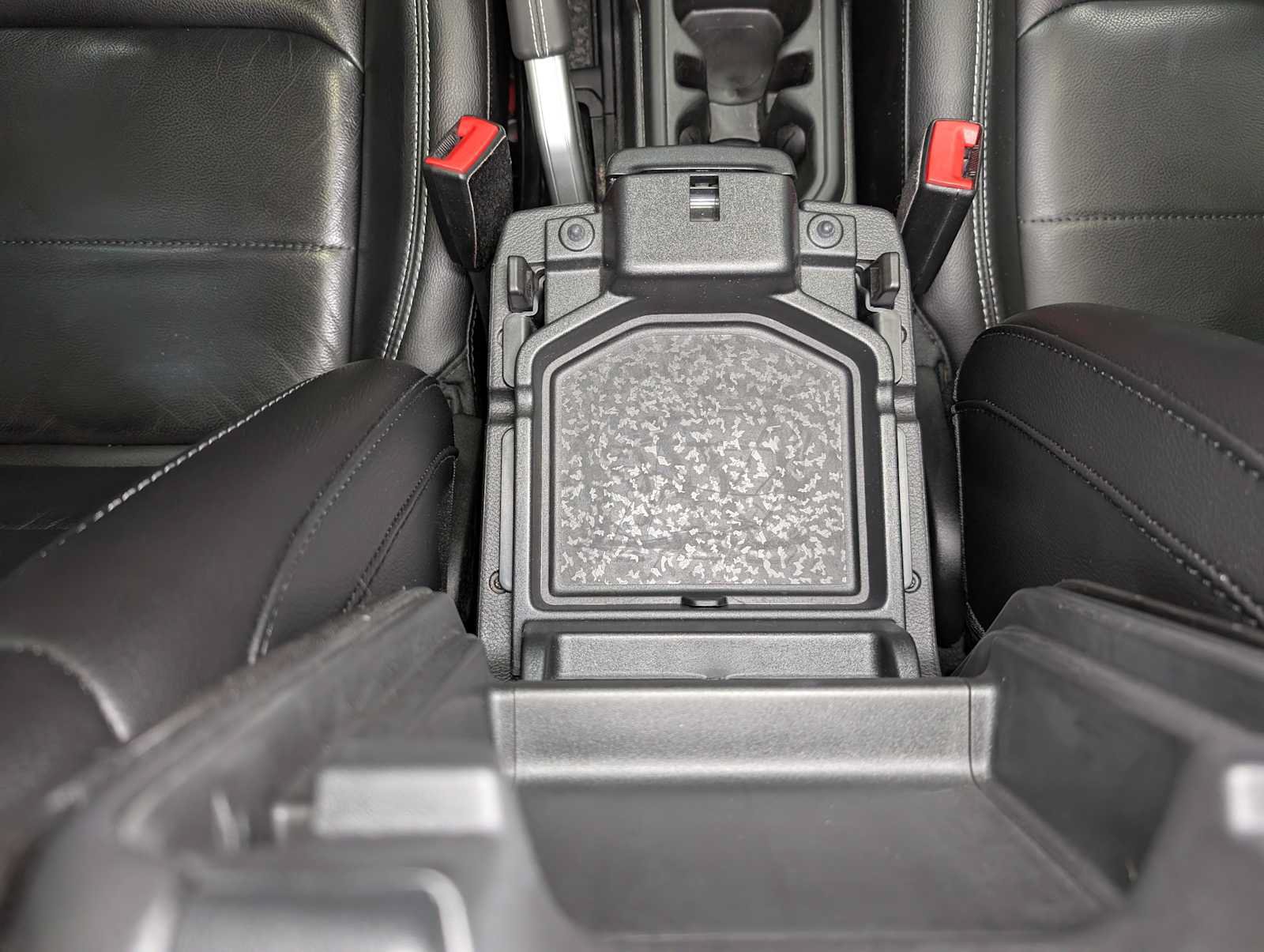 Used 2019 Jeep Wrangler Unlimited Sahara AWD/4WD image 25