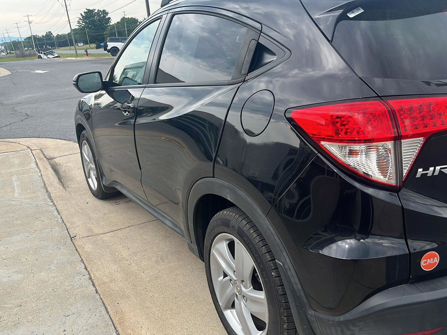 Used 2019 Honda HR-V EX-L image 6