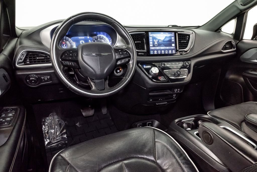 Used 2020 Chrysler Pacifica Limited FWD image 7