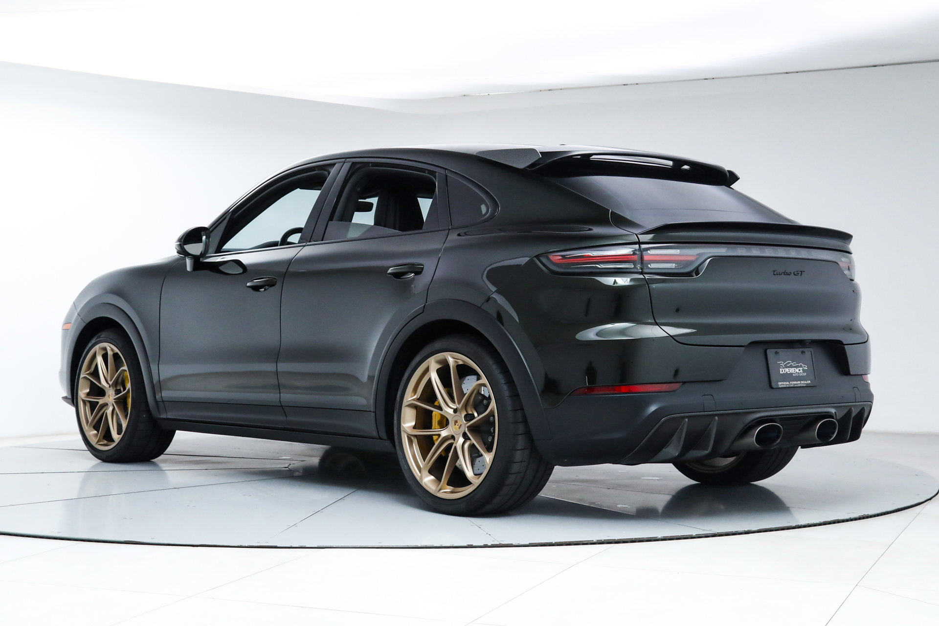 Used 2022 Porsche Cayenne Turbo GT image 3