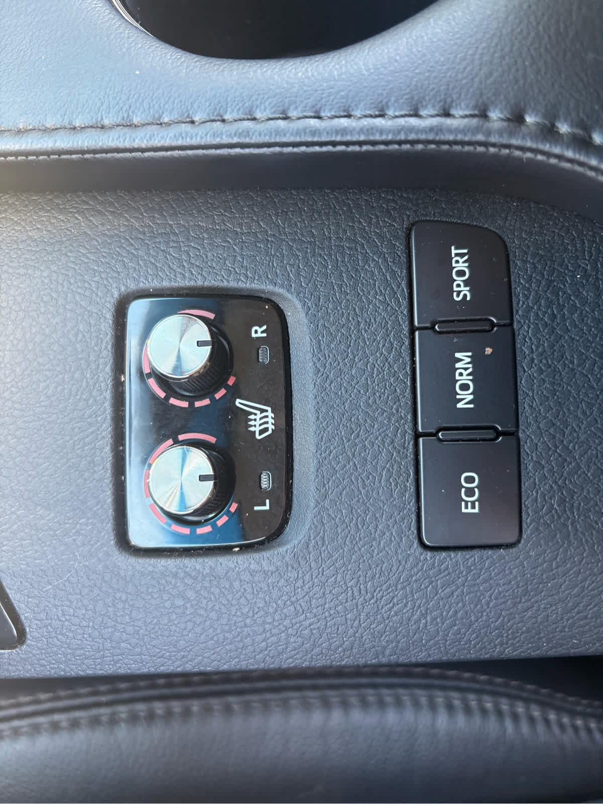Used 2016 Toyota Avalon XLE Premium FWD image 19