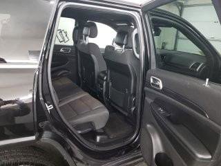 Used 2020 Jeep Grand Cherokee Laredo w/ 18" Wheel & 8.4" Radio Group AWD/4WD image 30