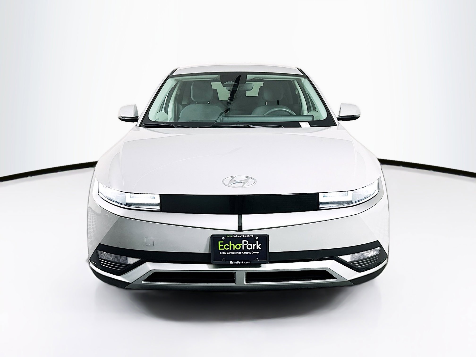 Used 2024 Hyundai Ioniq 5 SE image 2