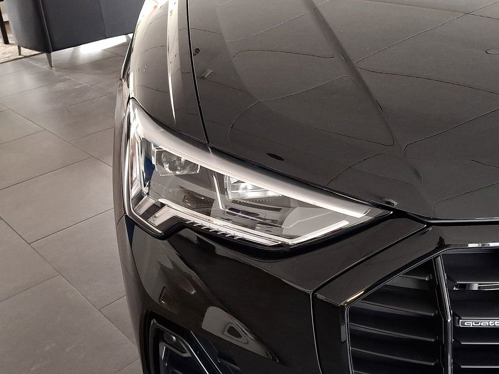 Certified 2025 Audi Q3 2.0T Premium w/ Convenience Package image 9