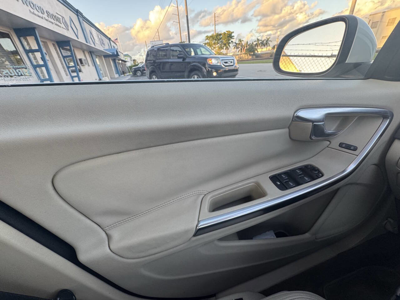 Used 2012 Volvo S60 T5 image 42