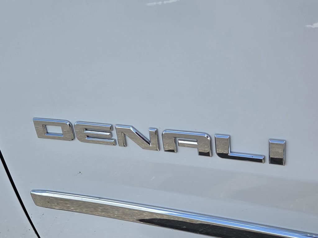 Used 2017 GMC Yukon XL Denali RWD image 50