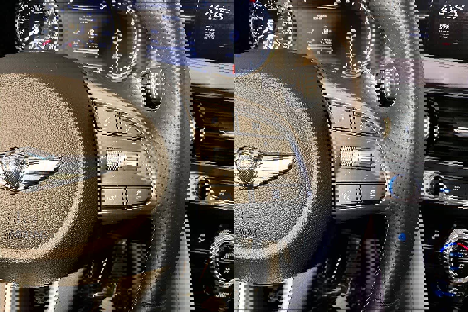 Used 2023 Genesis G70 3.3T w/ Sport Prestige Package image 25