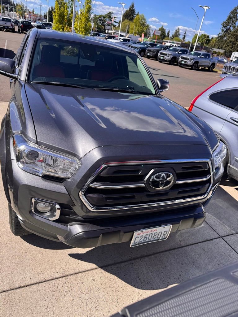 Used 2019 Toyota Tacoma SR5 RWD image 1