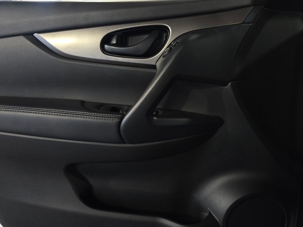 Used 2020 Nissan Rogue Sport S FWD image 12