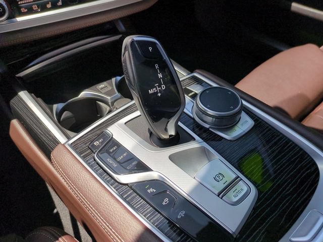 Used 2022 BMW 740i w/ M Sport Package RWD image 16