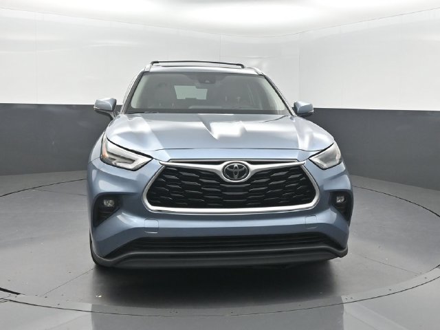 Used 2022 Toyota Highlander XLE FWD image 30