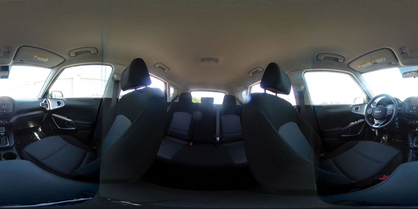 Used 2025 Kia Soul LX w/ LX Technology Package FWD image 40