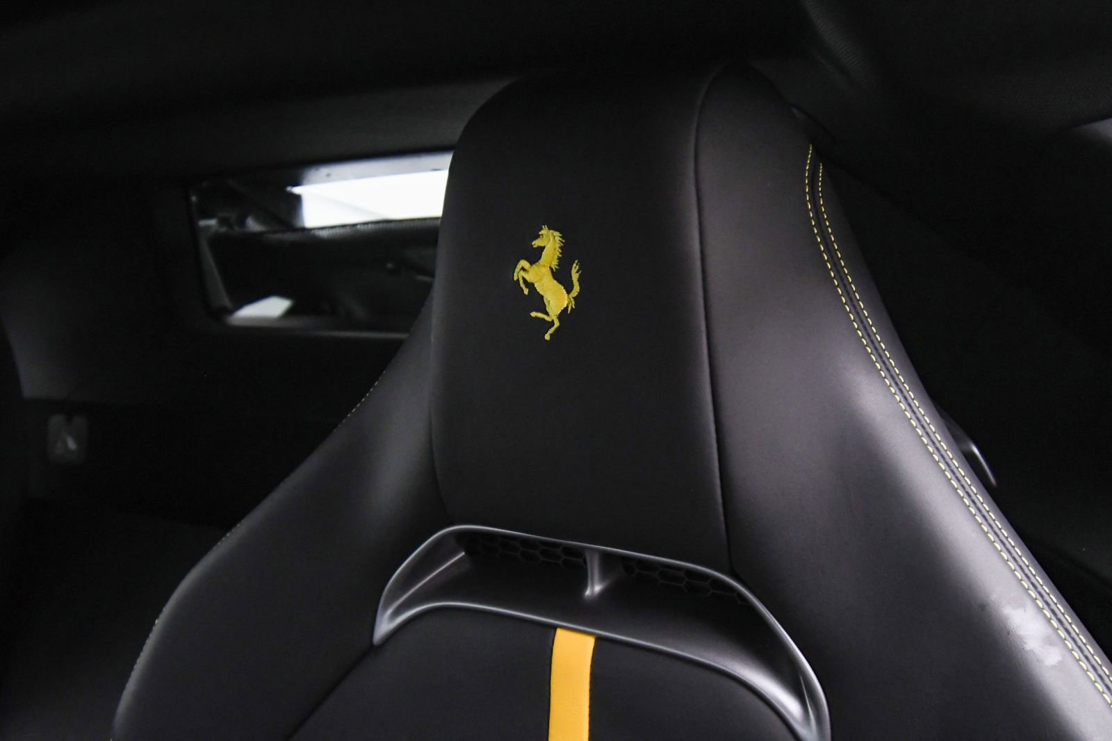 Used 2022 Ferrari SF90 Stradale image 59