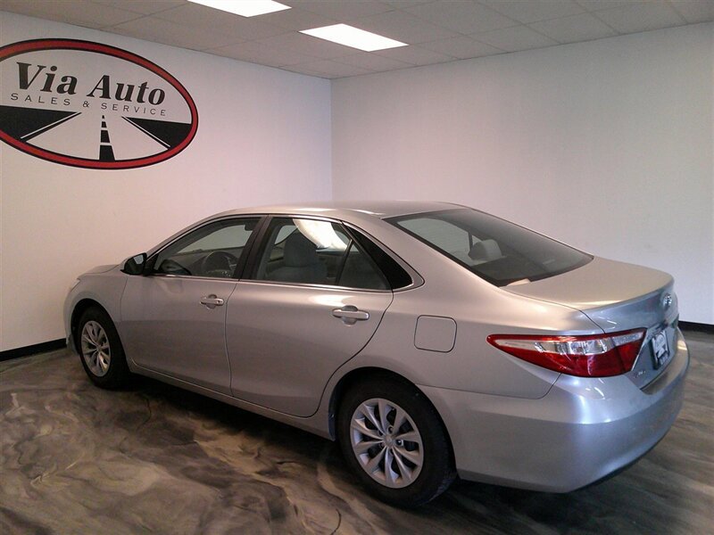 Used 2017 Toyota Camry LE image 12