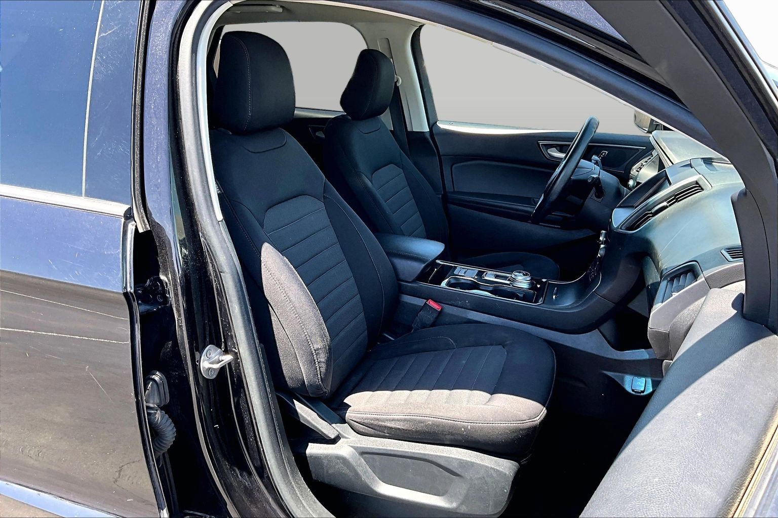 Used 2020 Ford Edge SE FWD image 7