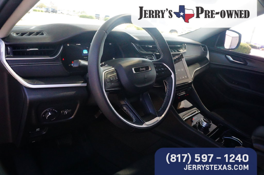 Used 2023 Jeep Grand Cherokee L Laredo RWD image 18