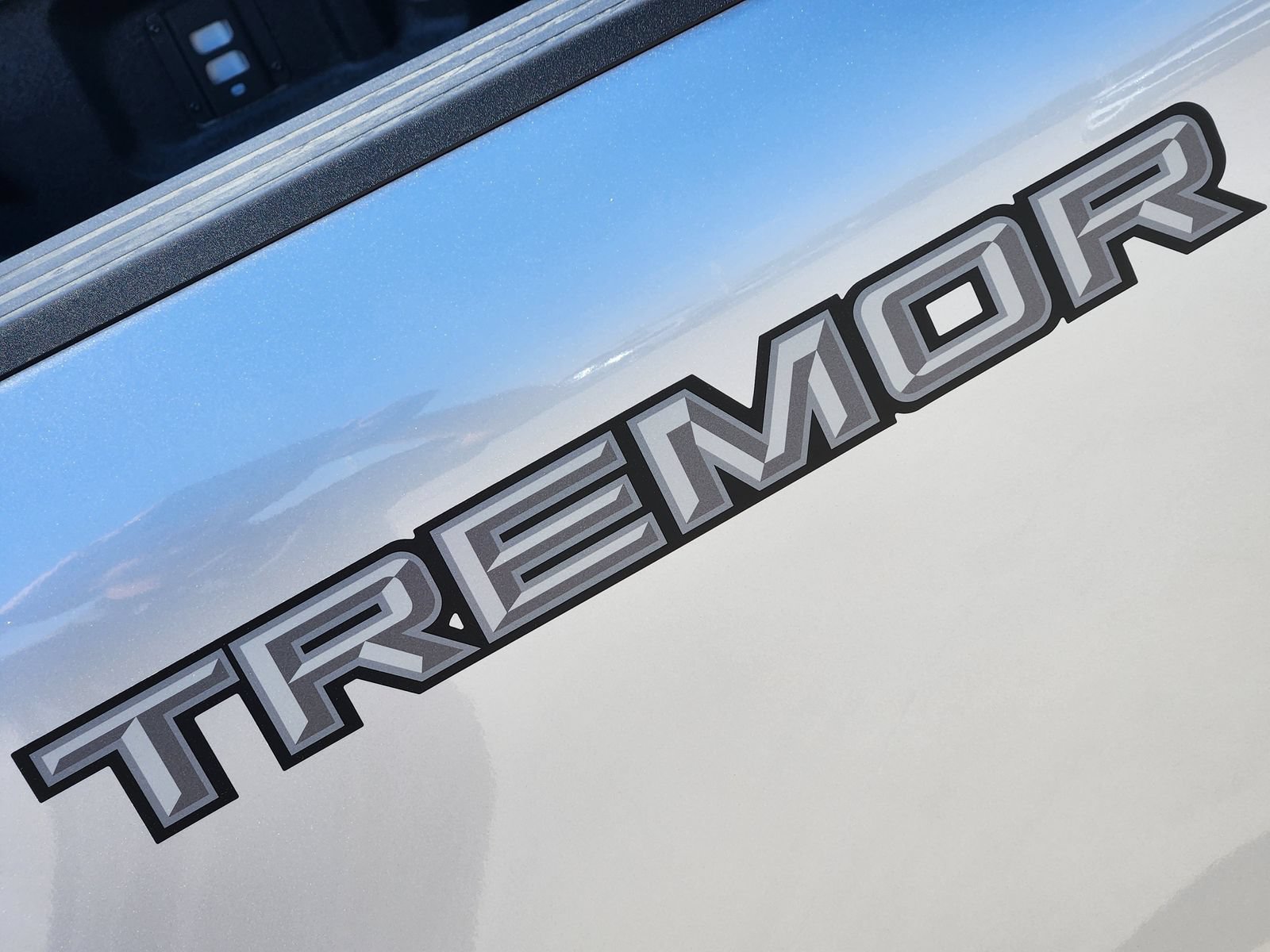 New 2027 Ford F250 Lariat w/ Tremor Off-Road Package AWD/4WD image 10