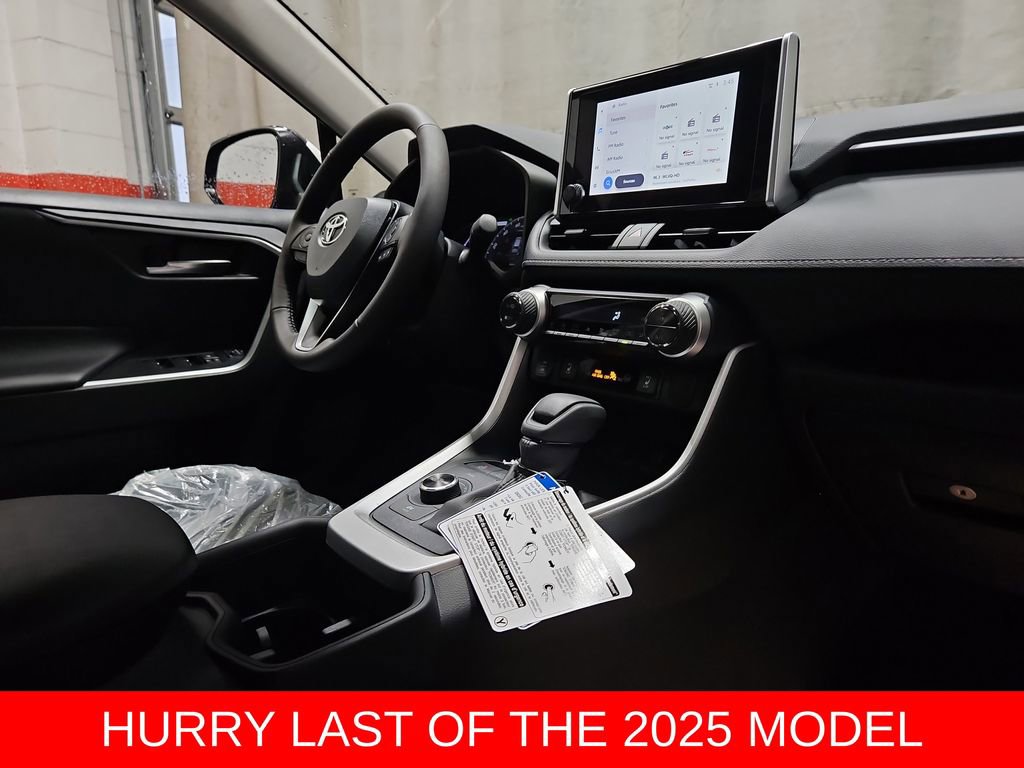 New 2025 Toyota RAV4 XLE image 27