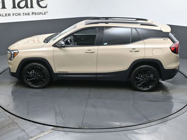 Used 2023 GMC Terrain SLT w/ Infotainment Package II image 42