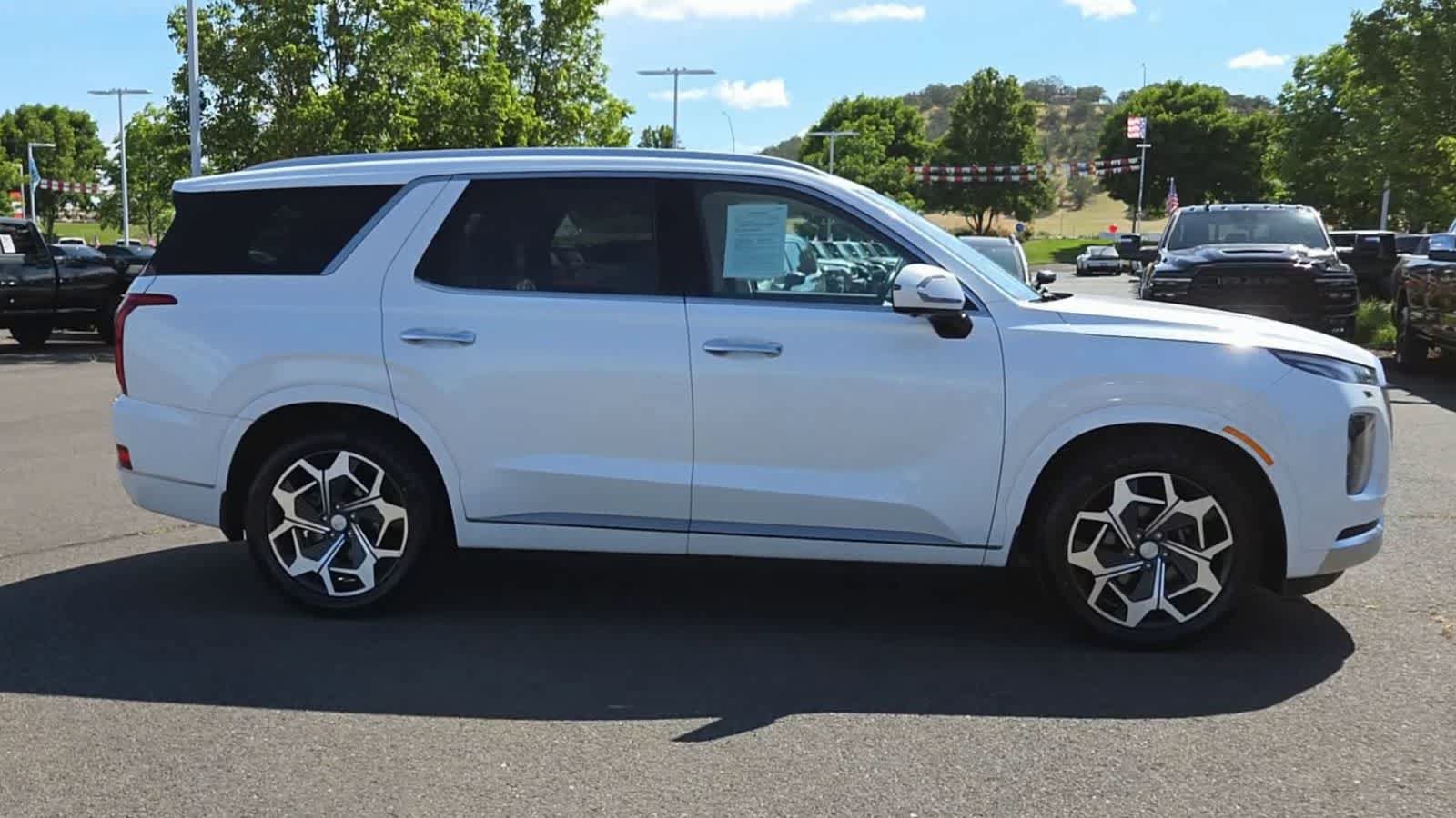 Used 2022 Hyundai Palisade Calligraphy w/ Cargo Package FWD image 9