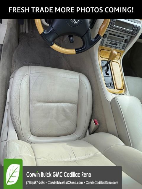 Used 2004 Lexus SC 430 Convertible image 2