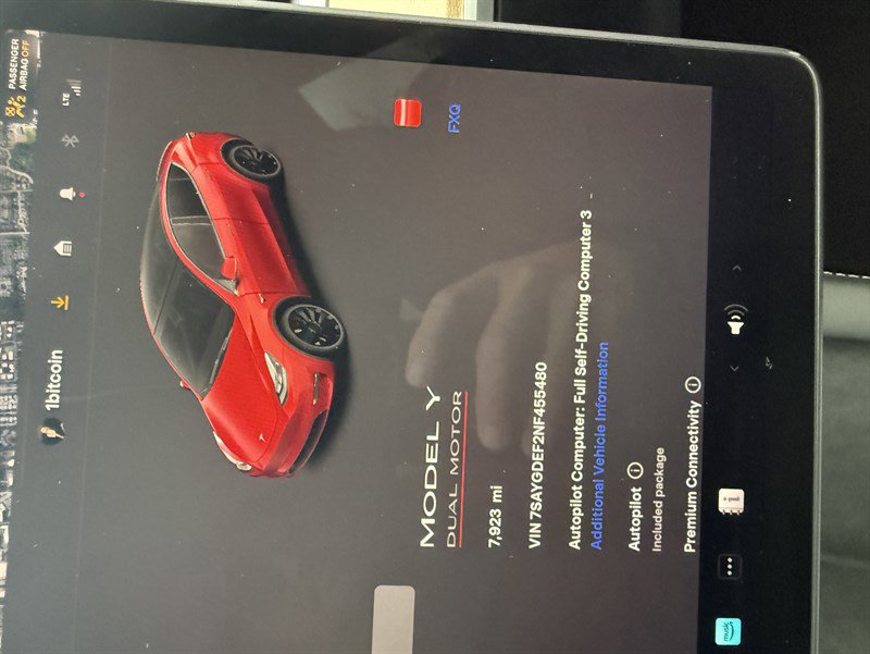 Used 2022 Tesla Model Y Performance image 21