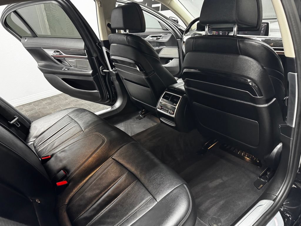 Used 2022 BMW 740i RWD image 48