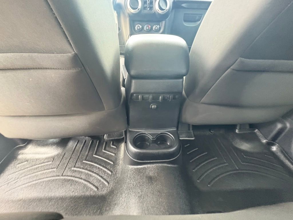 Used 2016 Jeep Wrangler Unlimited Sahara w/ Connectivity Group image 41