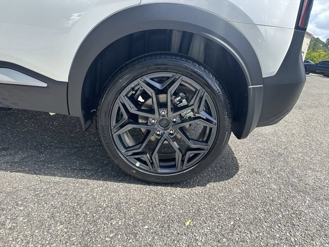 New 2026 Nissan Kicks SR FWD image 31