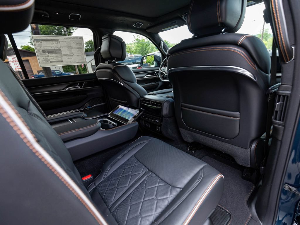 New 2026 Jeep Grand Wagoneer L Summit AWD/4WD image 28