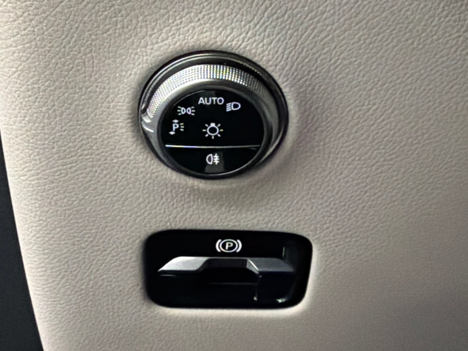 Certified 2026 Mercedes-Benz GLC 300 image 30
