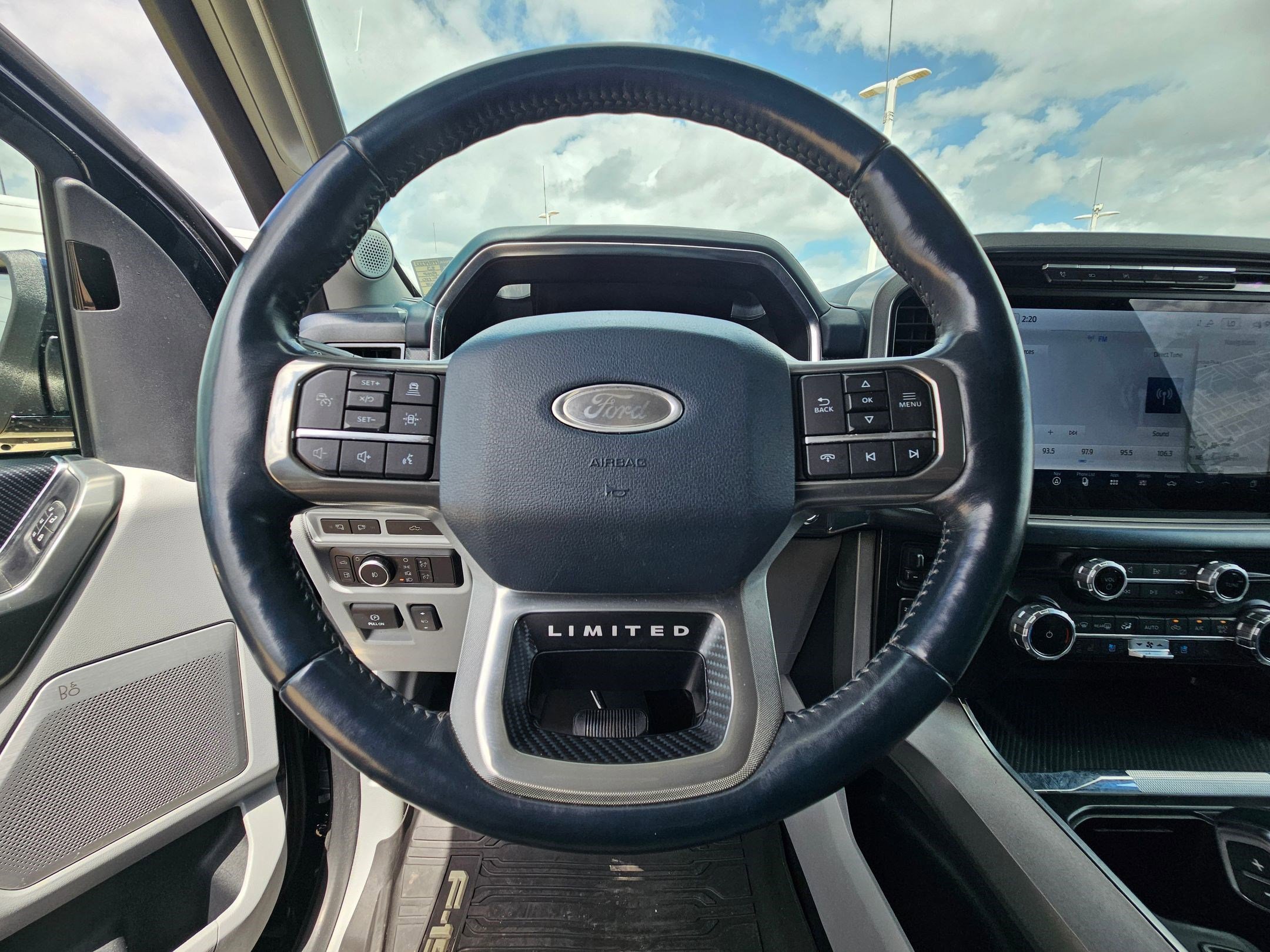 Used 2023 Ford F150 Limited image 16