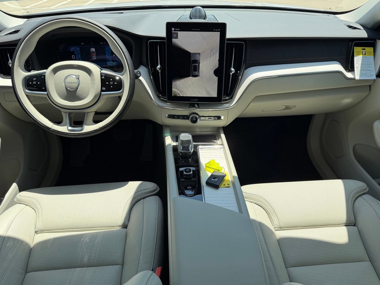 New 2026 Volvo XC60 T8 Ultra w/ Protection Package Premier AWD/4WD image 9