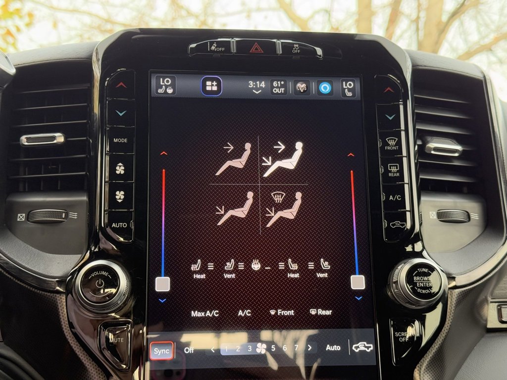 Used 2024 RAM 2500 Limited image 14