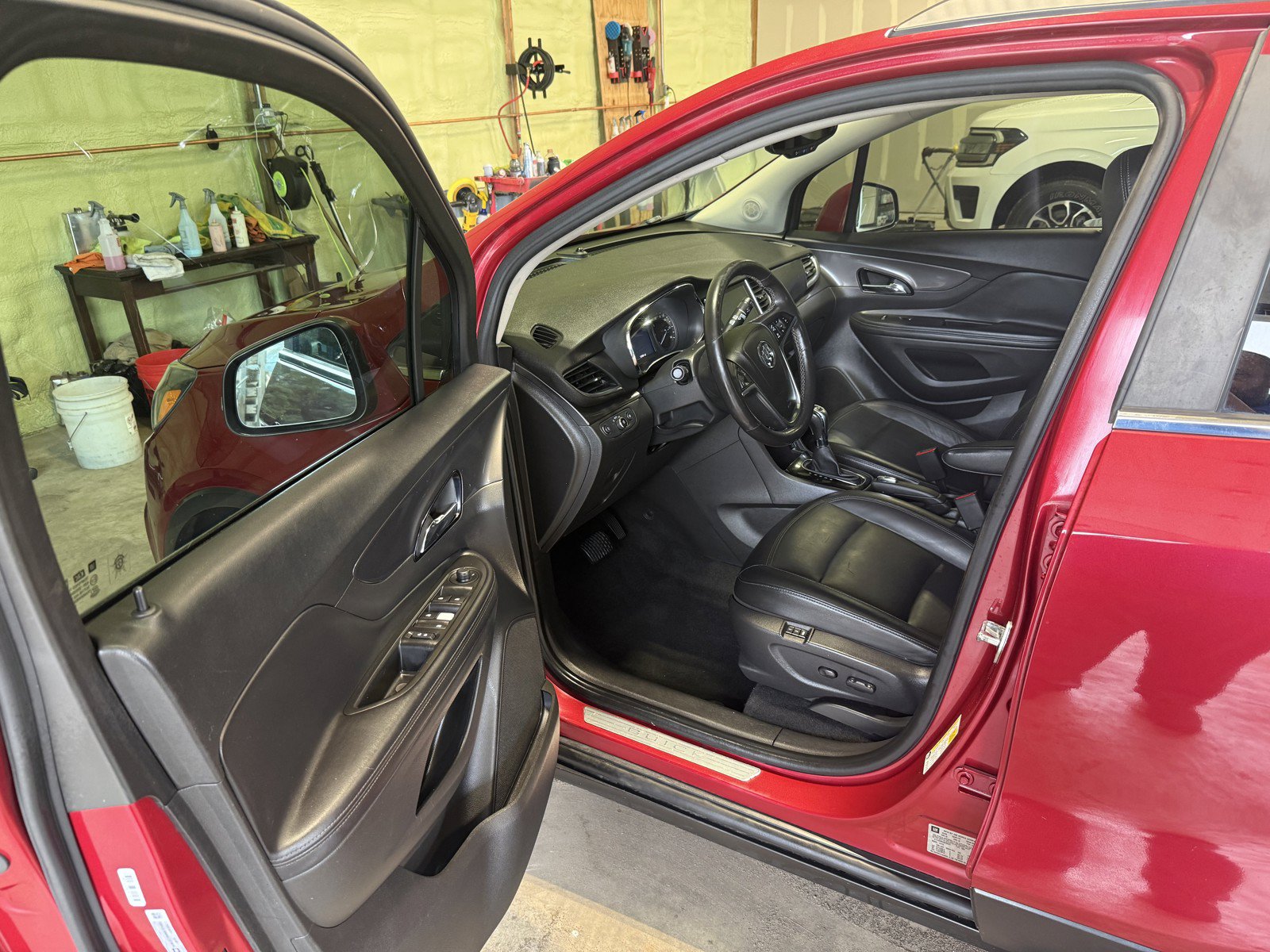 Used 2019 Buick Encore Essence AWD/4WD image 20