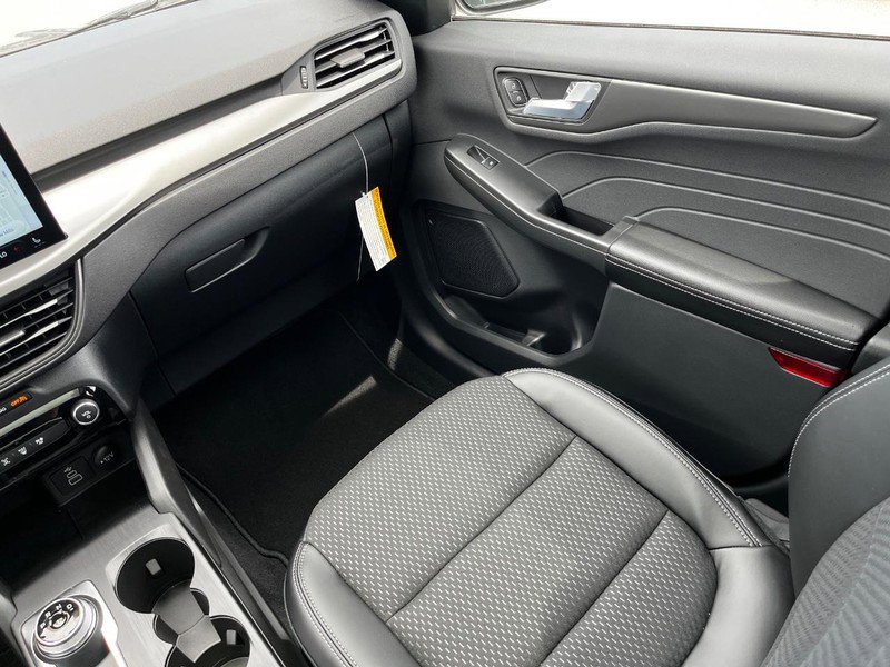 New 2025 Ford Escape SE image 8