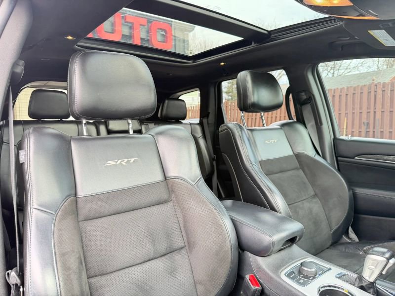 Used 2018 Jeep Grand Cherokee SRT image 32