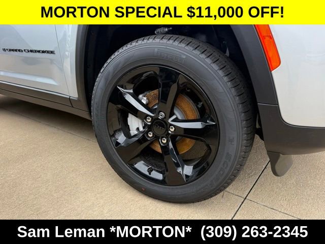 New 2025 Jeep Grand Cherokee Limited w/ Black Appearance Package image 5